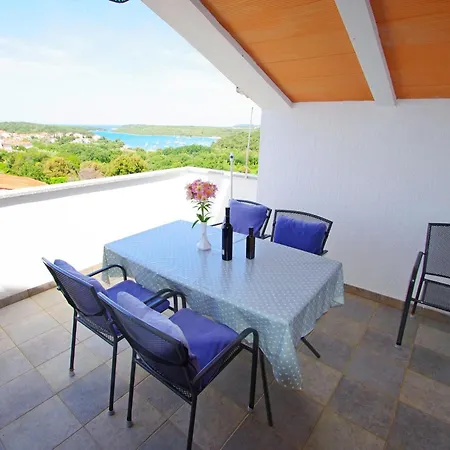 Charming In Near Sea Apartment