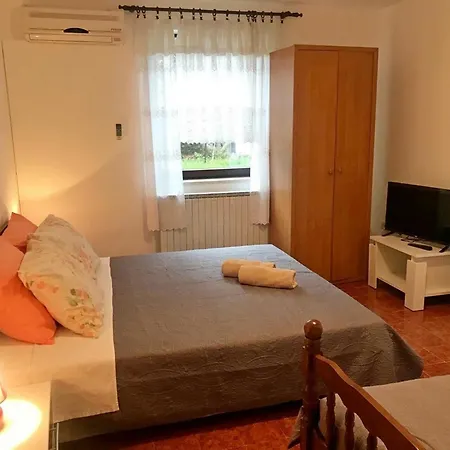 Charming In Near Sea Apartment
