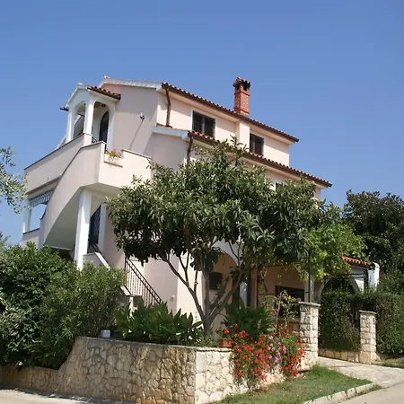 Charming In Near Sea Apartment *